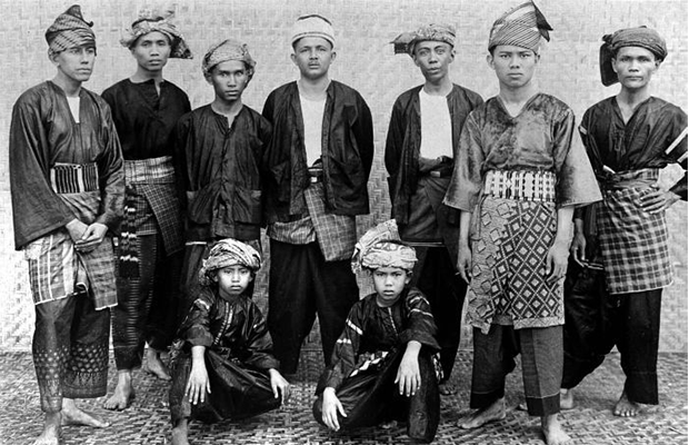 Tengkolok